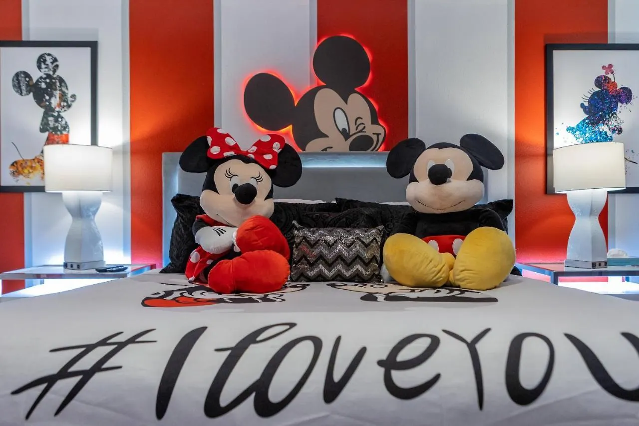 Themed Home With Pool Game Room On Resort Davenport Holiday home