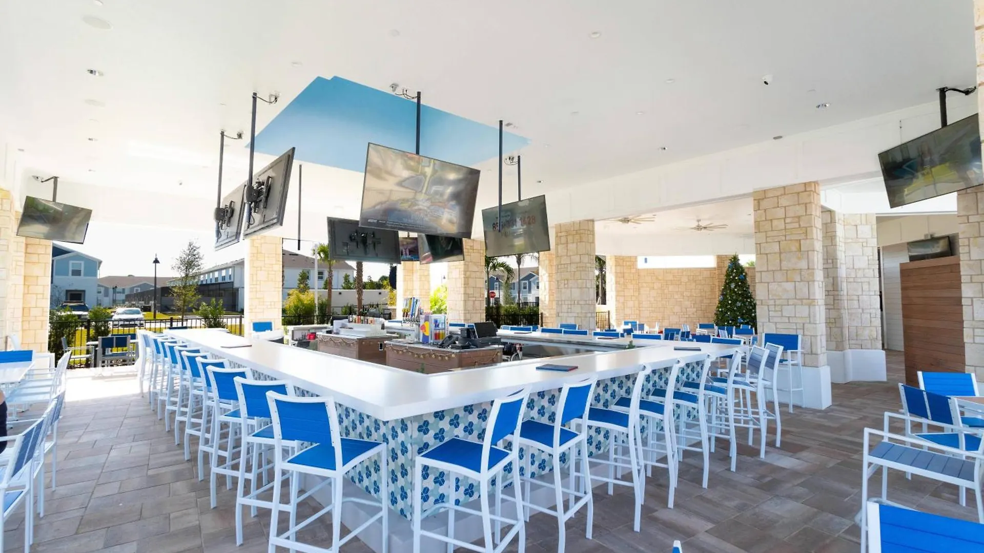 Themed Home With Pool Game Room On Resort Davenport Holiday home